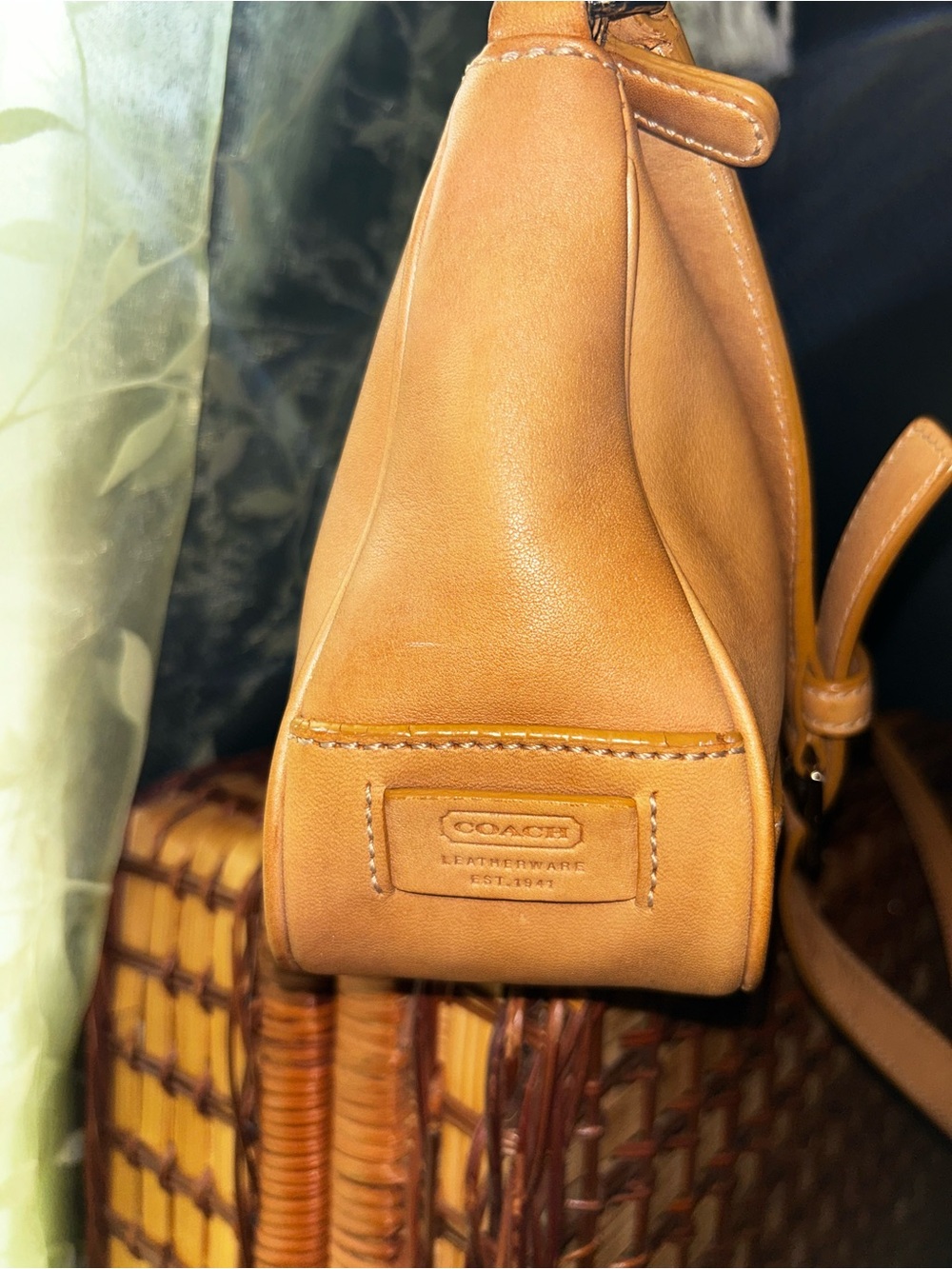 Coach 2003 Hampton Demi Baguette Bag in Camel leather with COA - Picture 7 of 16